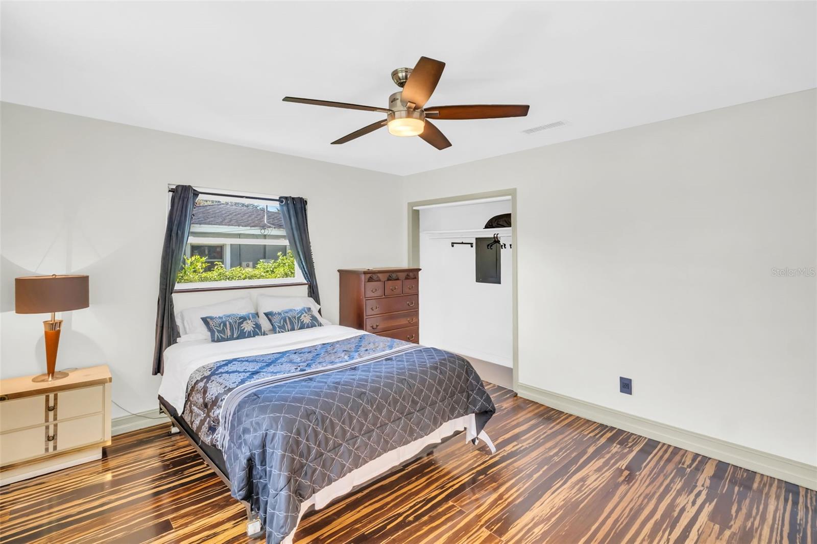 1182 NORWOOD AVE — photo 13
