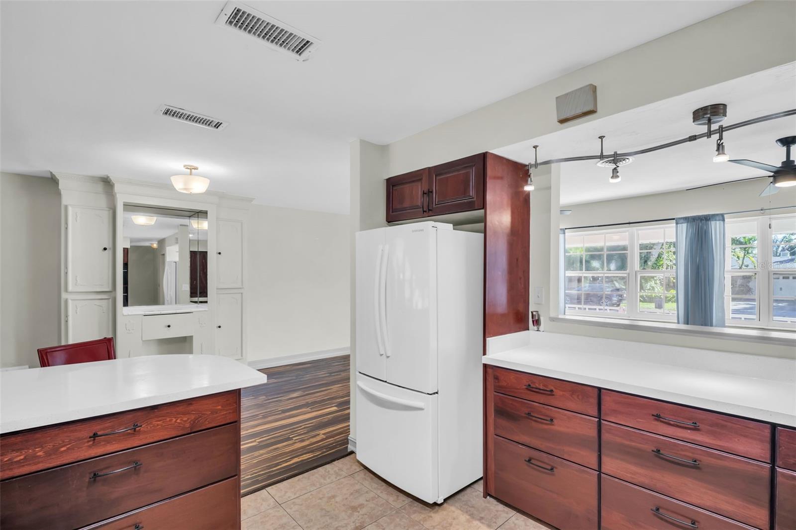 1182 NORWOOD AVE — photo 27