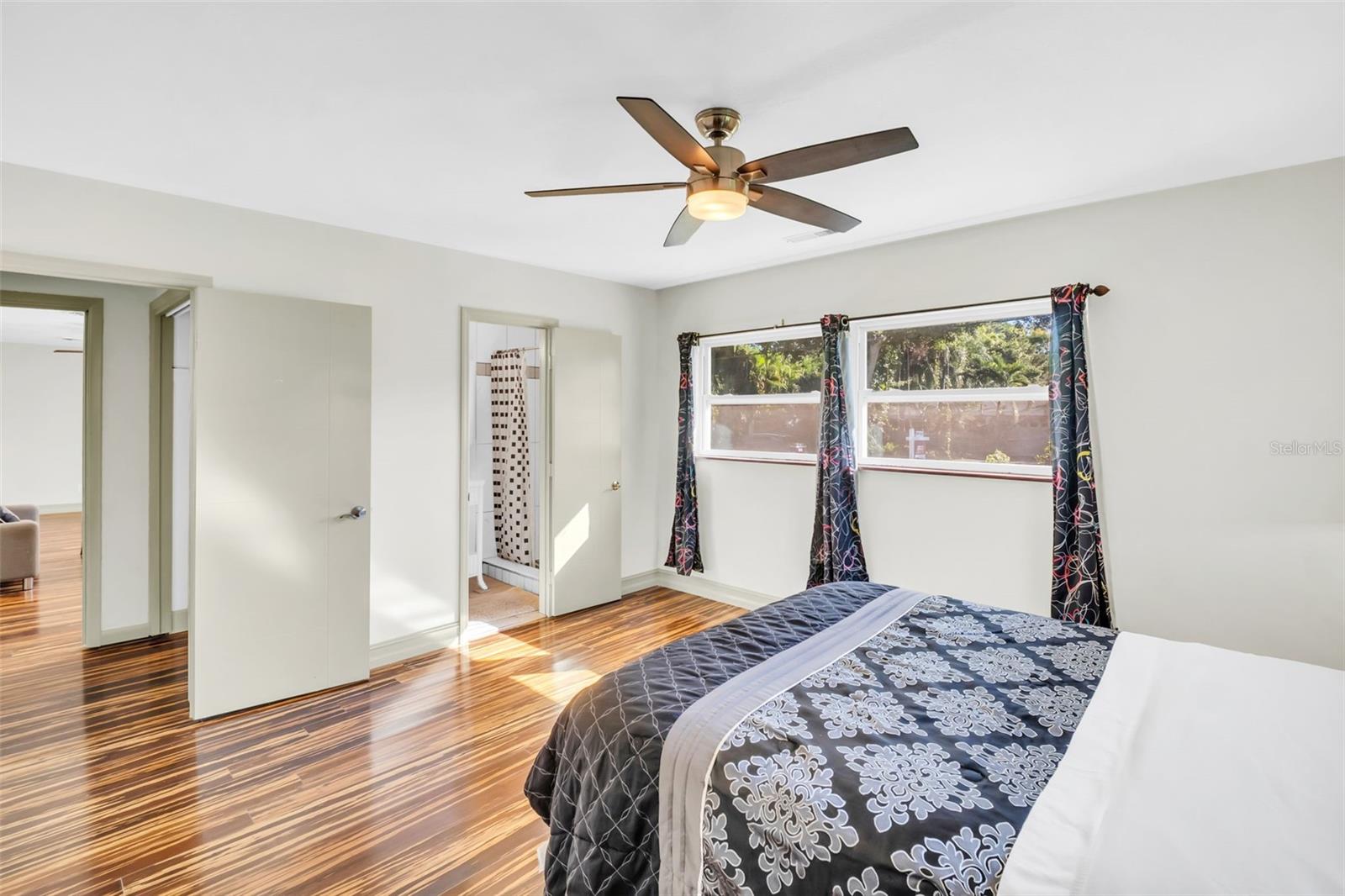 1182 NORWOOD AVE — photo 12