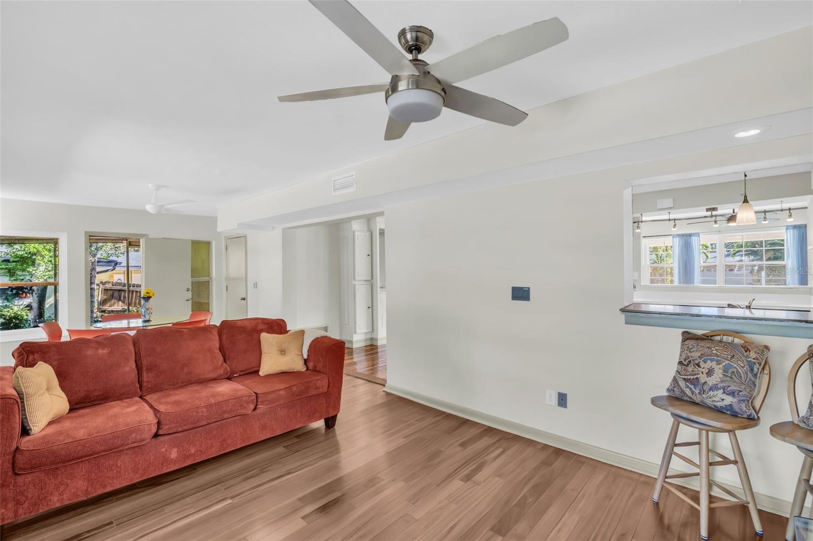 1182 NORWOOD AVE — photo 34
