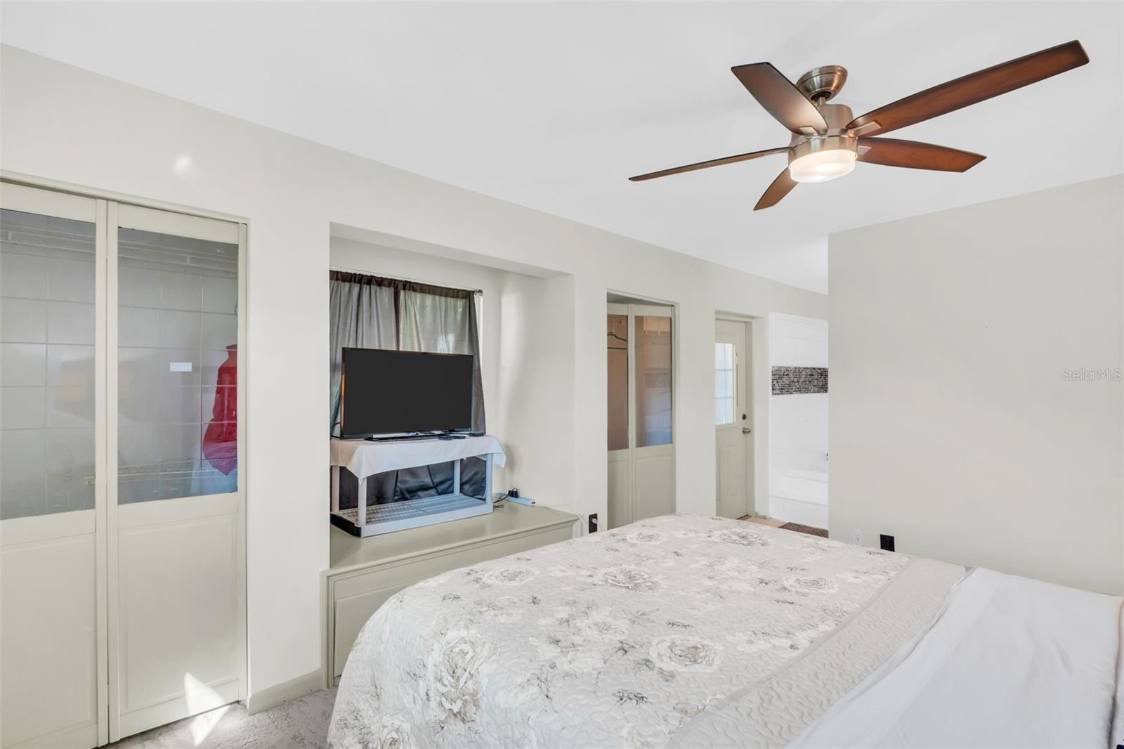 1182 NORWOOD AVE — photo 9
