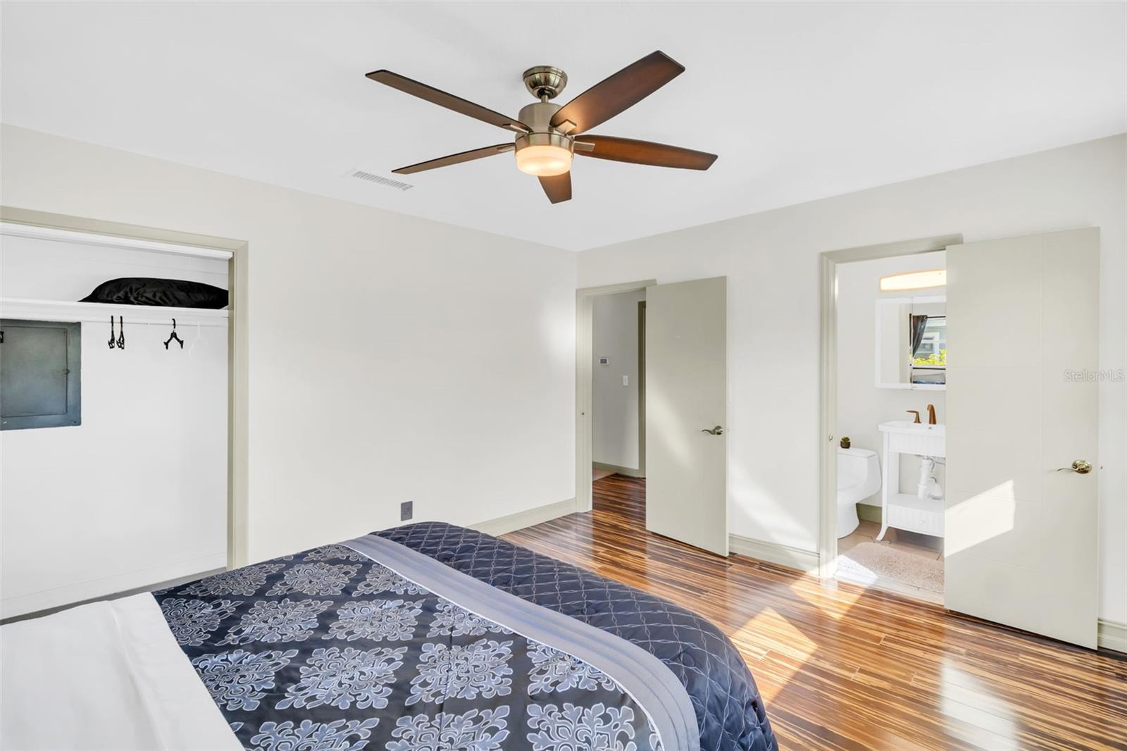 1182 NORWOOD AVE — photo 15