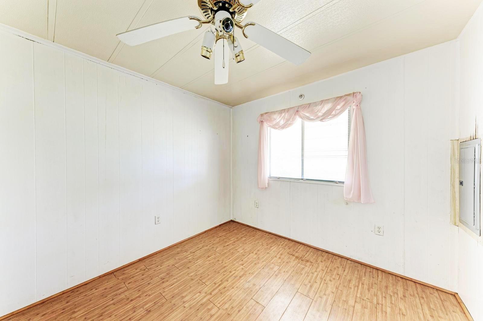 348 TROPIC DR — photo 18