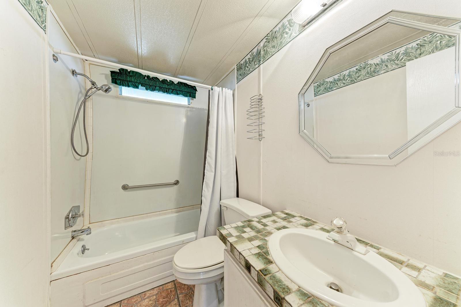 348 TROPIC DR — photo 20