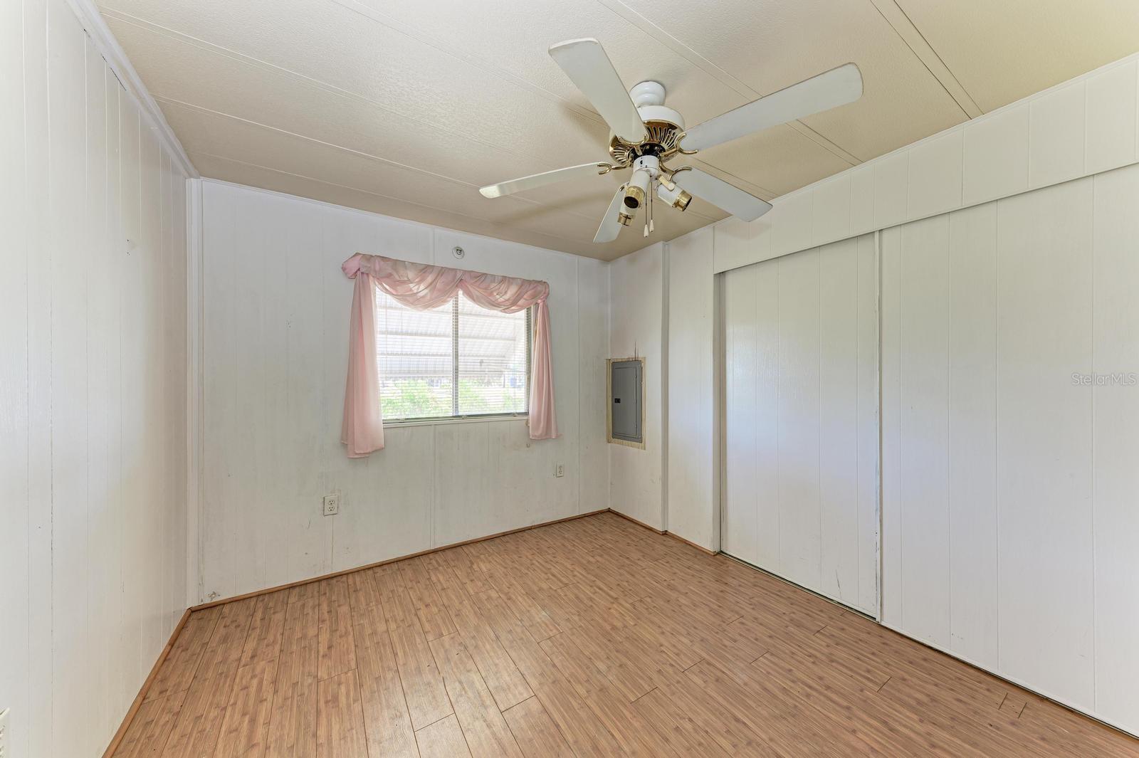 348 TROPIC DR — photo 19