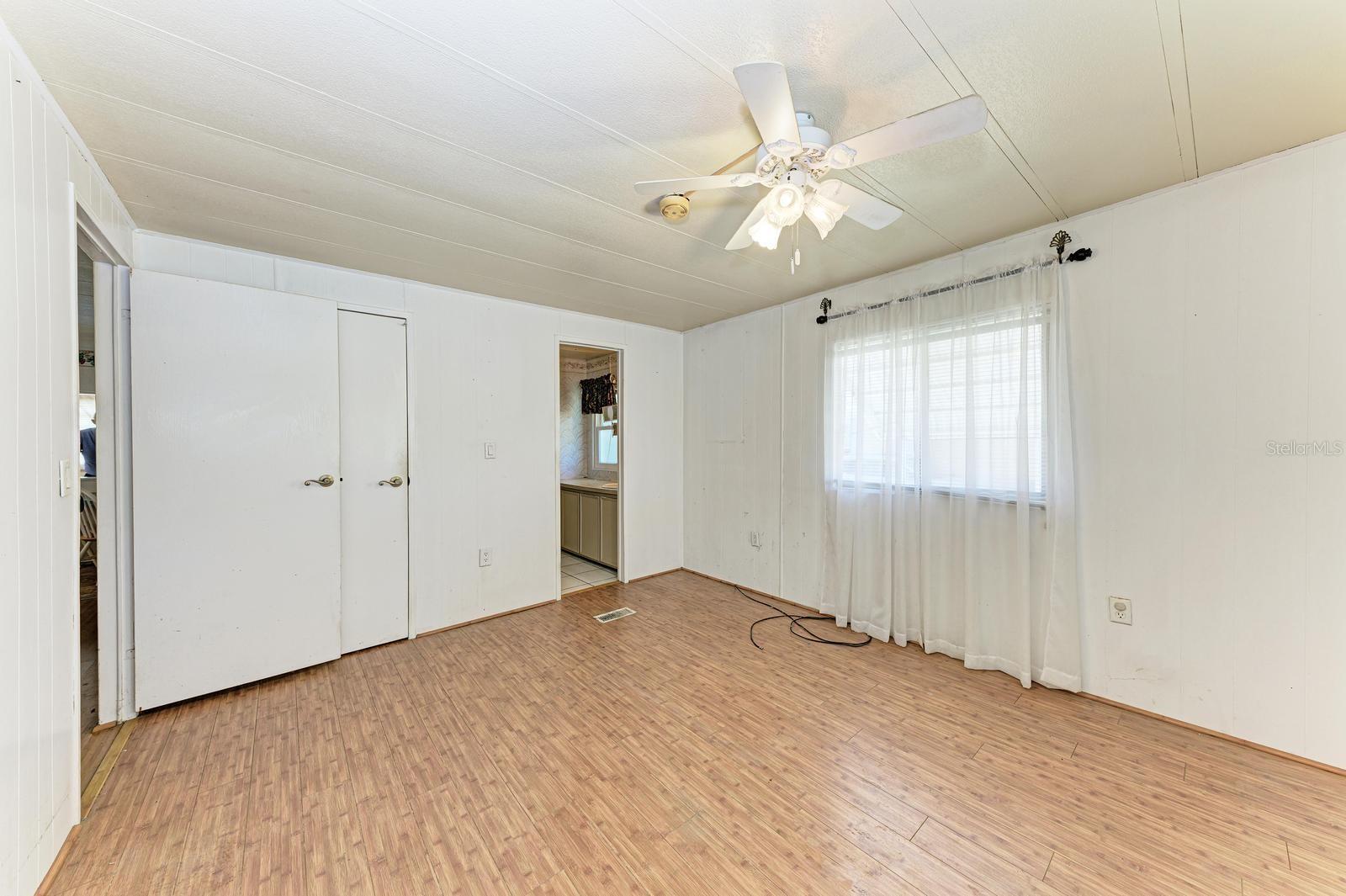 348 TROPIC DR — photo 21