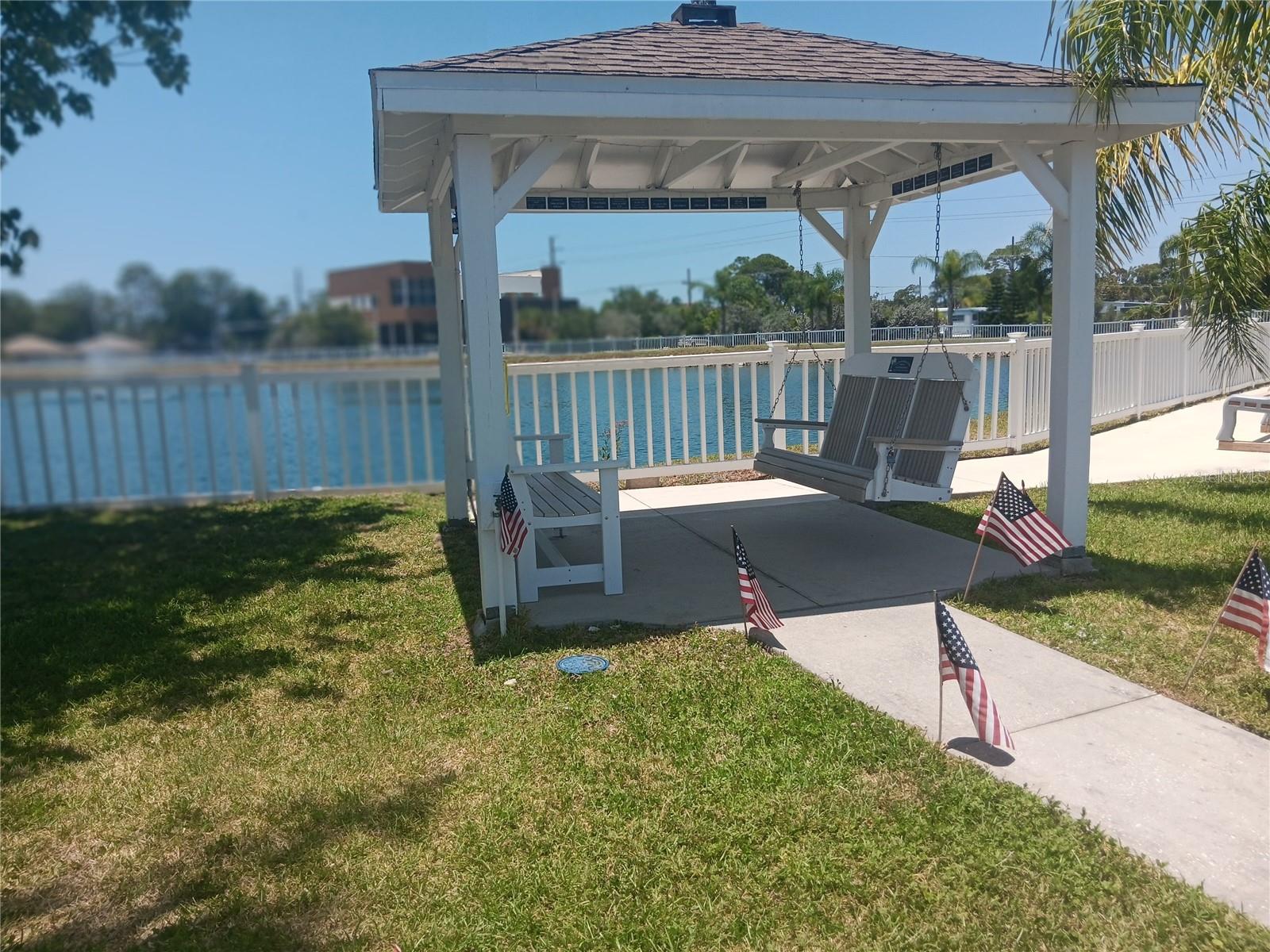 348 TROPIC DR — photo 30