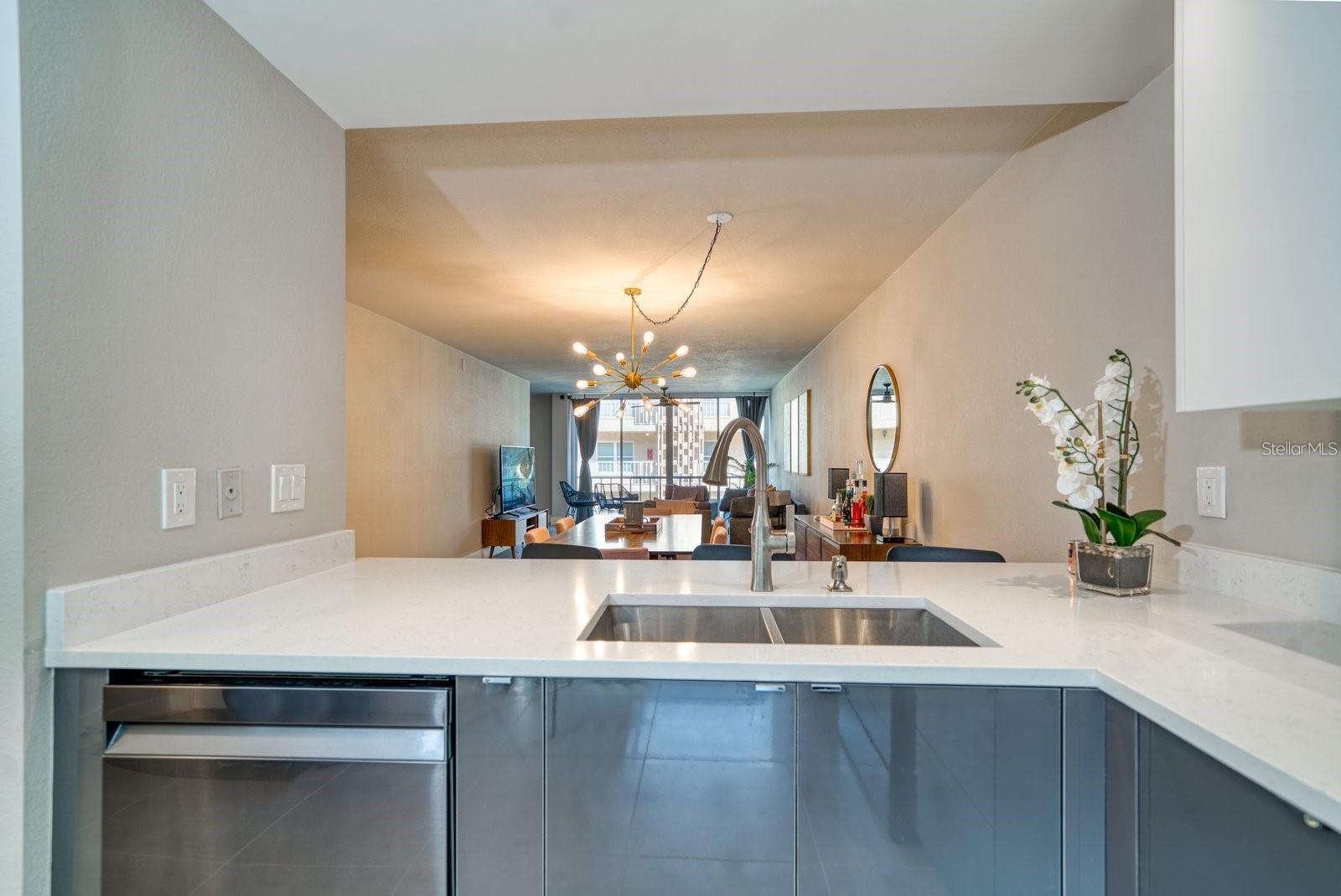 105 ISLAND WAY #132 — photo 3