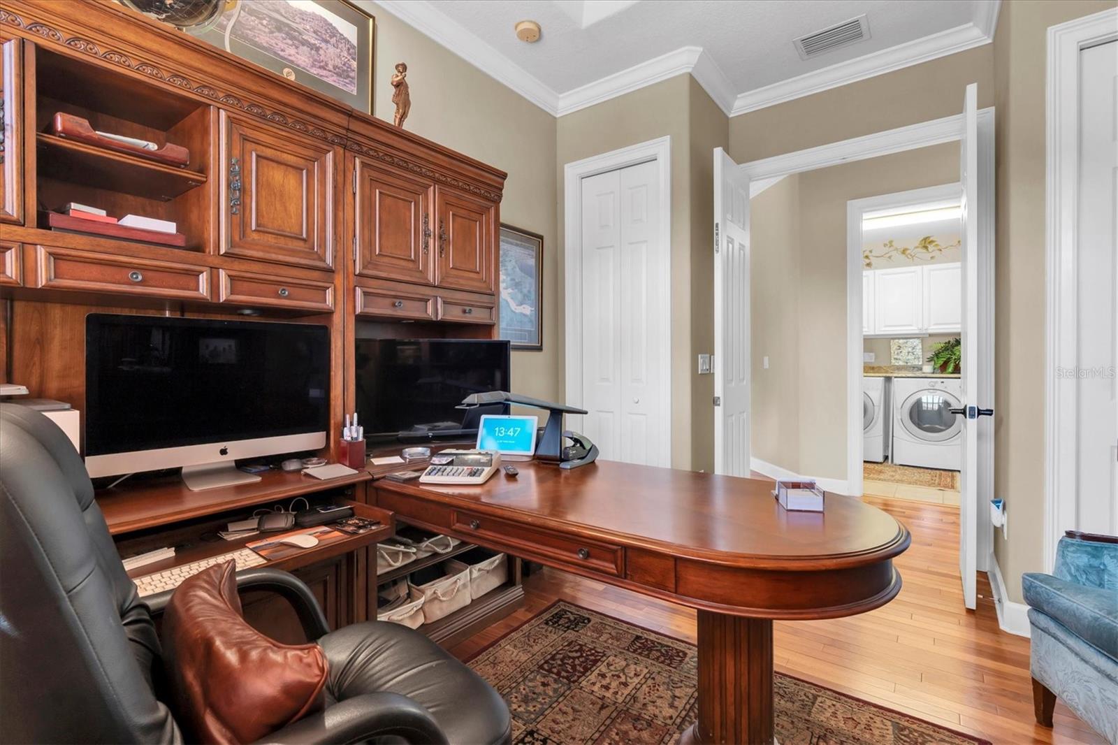 2861 ROEHAMPTON CLOSE — photo 47