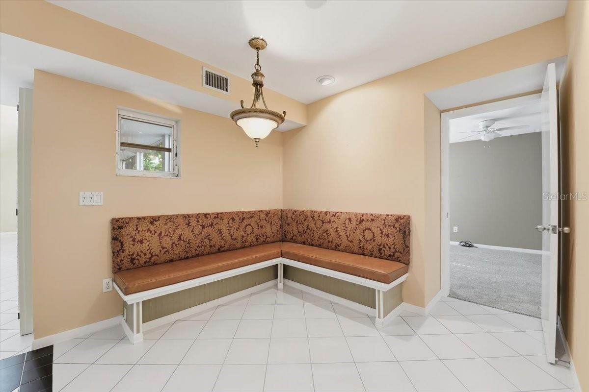 2713 CHAMBRAY LN — photo 12