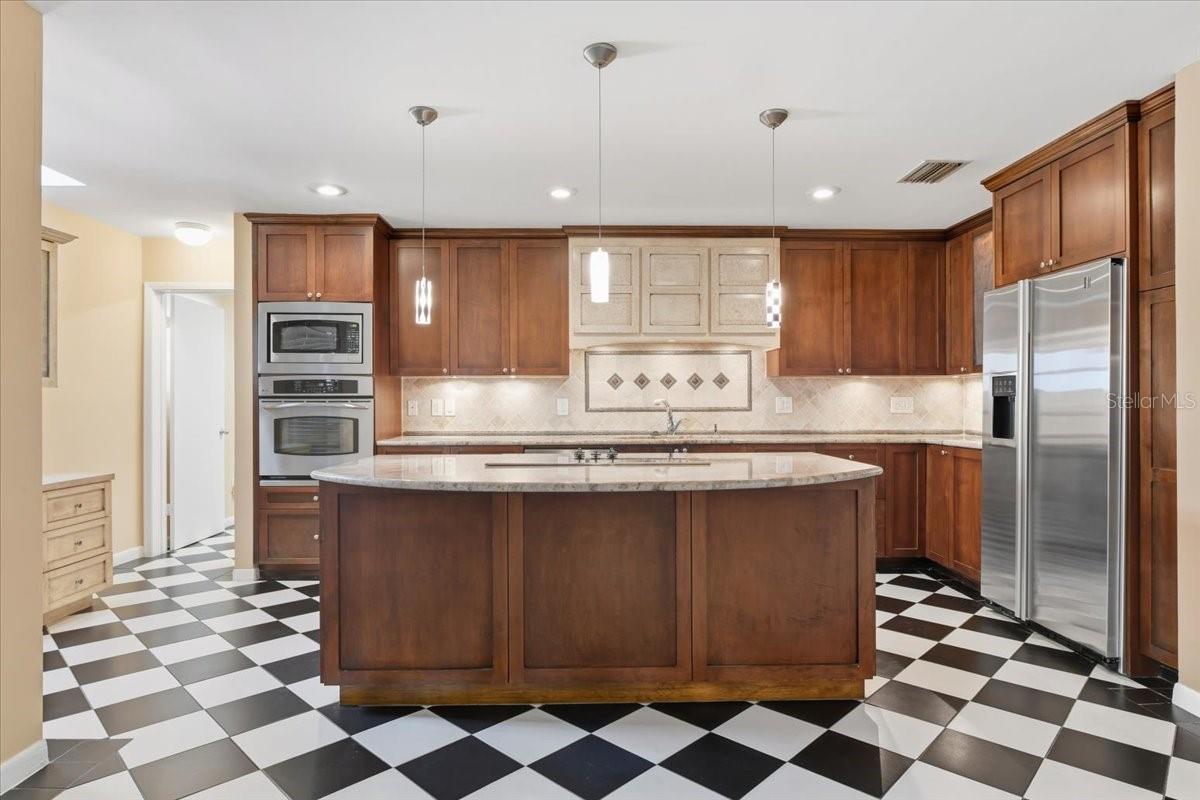 2713 CHAMBRAY LN — photo 15