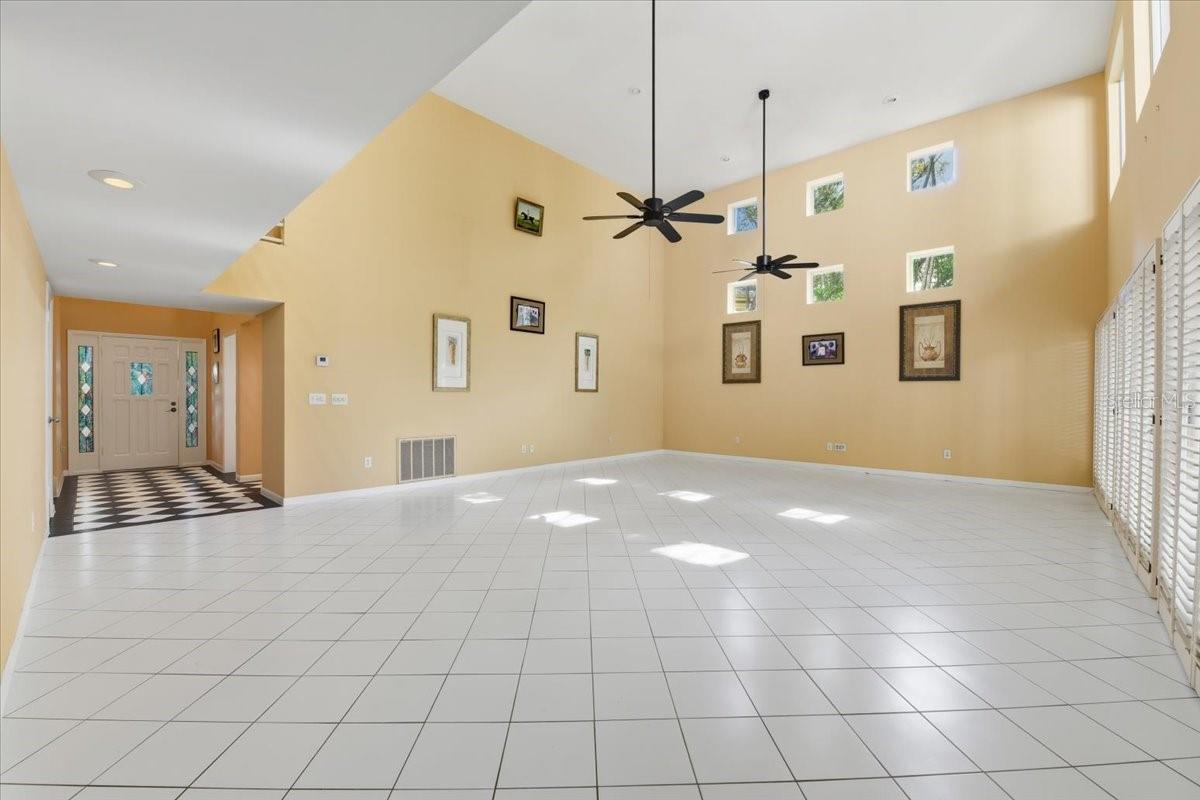2713 CHAMBRAY LN — photo 9