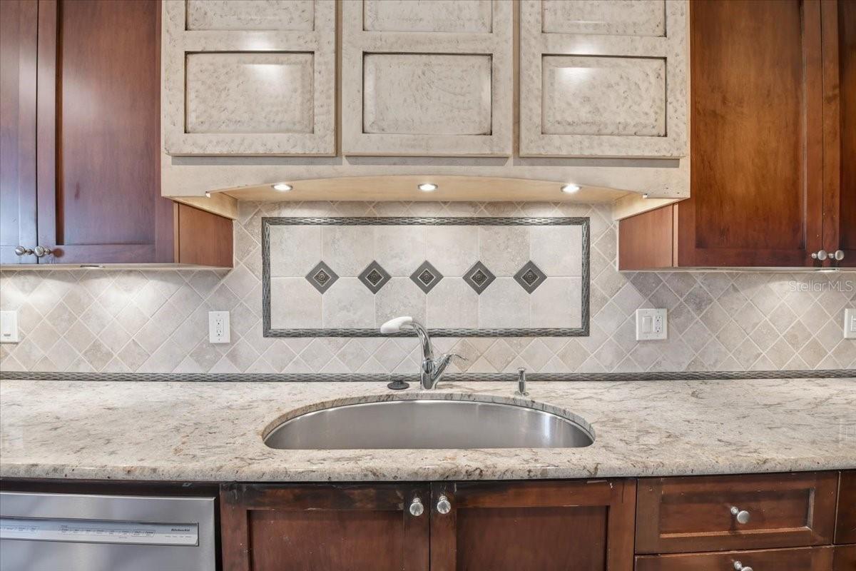 2713 CHAMBRAY LN — photo 16