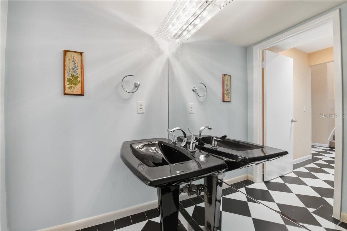 2713 CHAMBRAY LN — photo 27