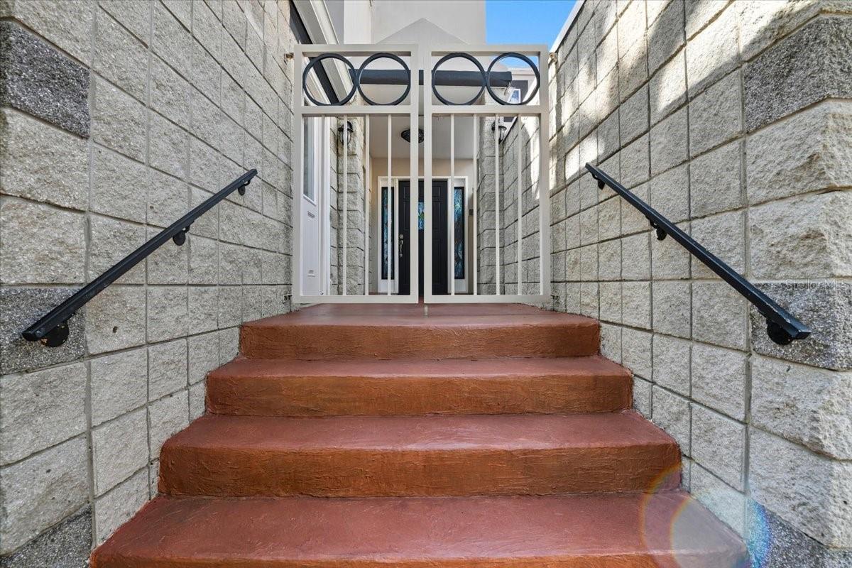 2713 CHAMBRAY LN — photo 4