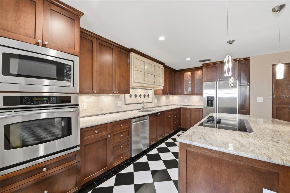 2713 CHAMBRAY LN — photo 21