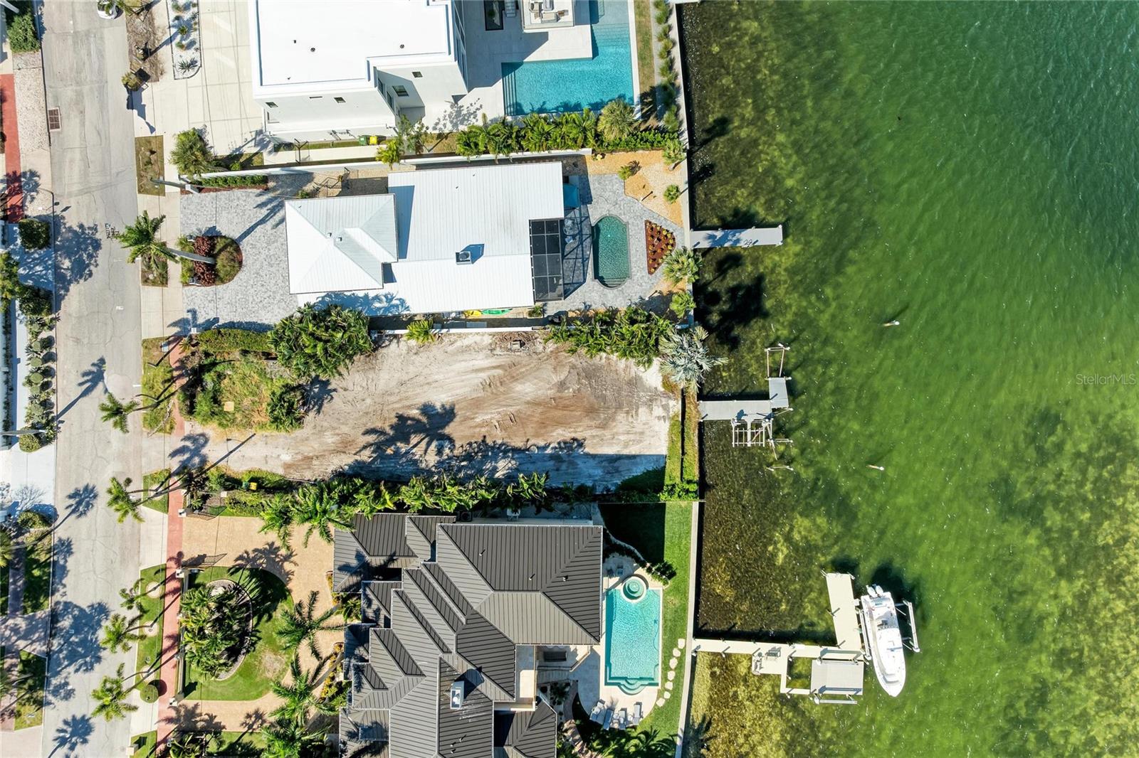 244 N WASHINGTON DR — photo 3