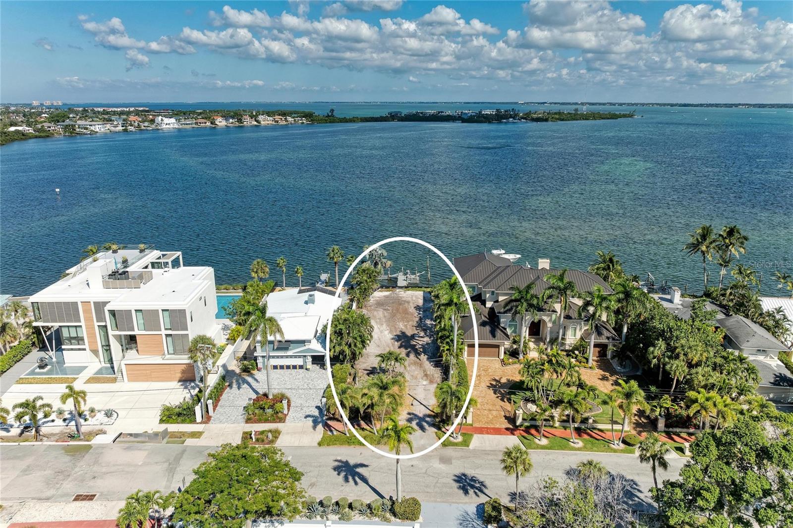 244 N WASHINGTON DR — photo 12