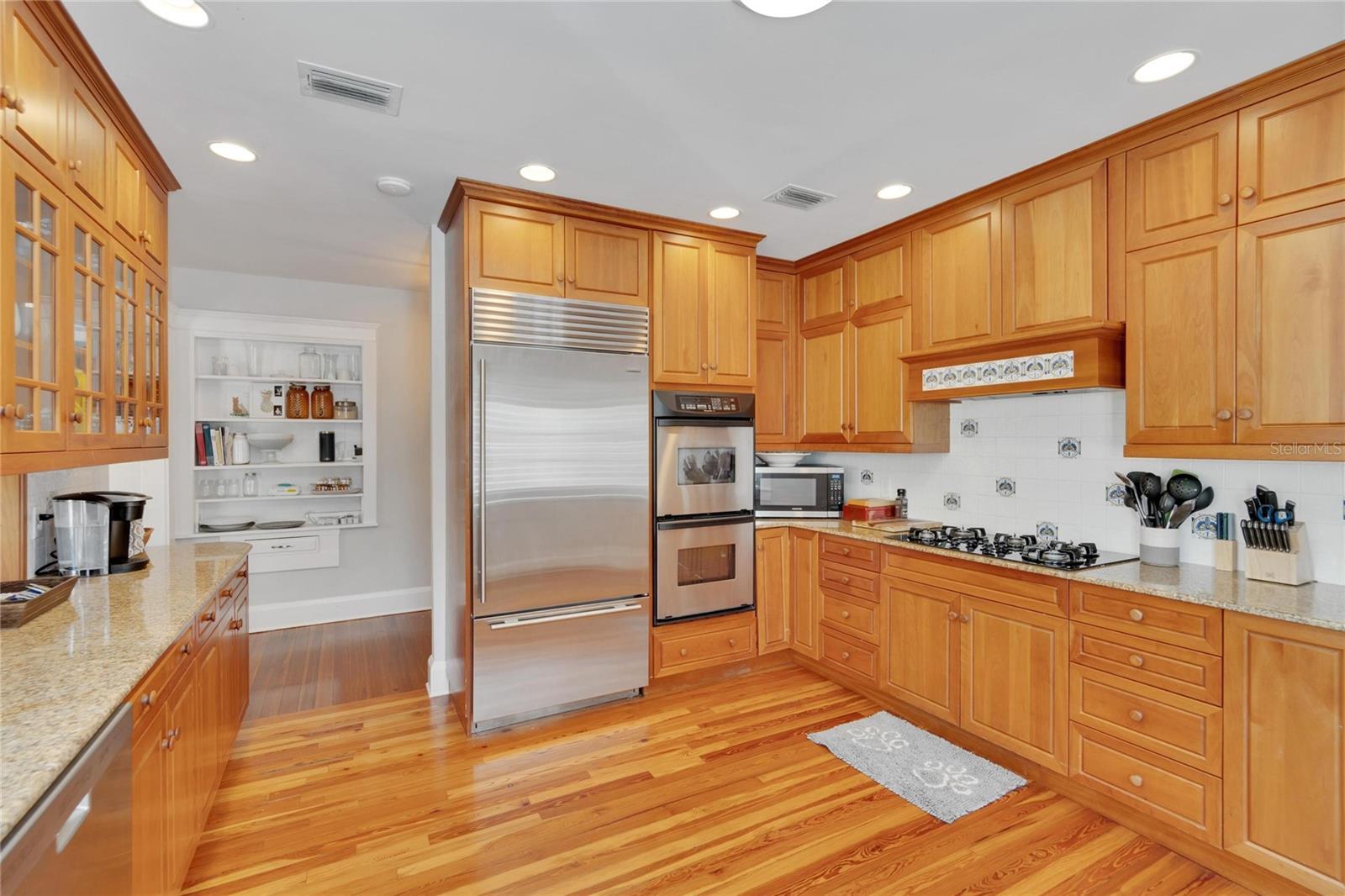 3006 W HARBOR VIEW AVE — photo 11