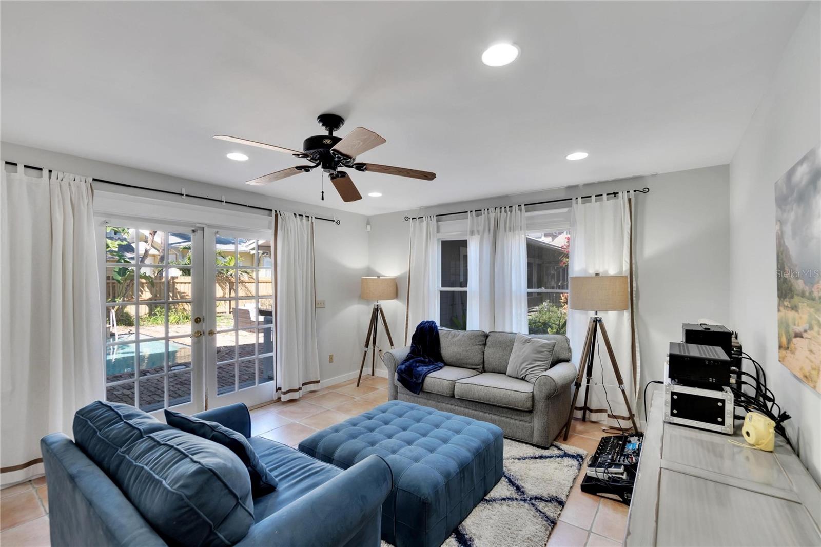 3006 W HARBOR VIEW AVE — photo 45
