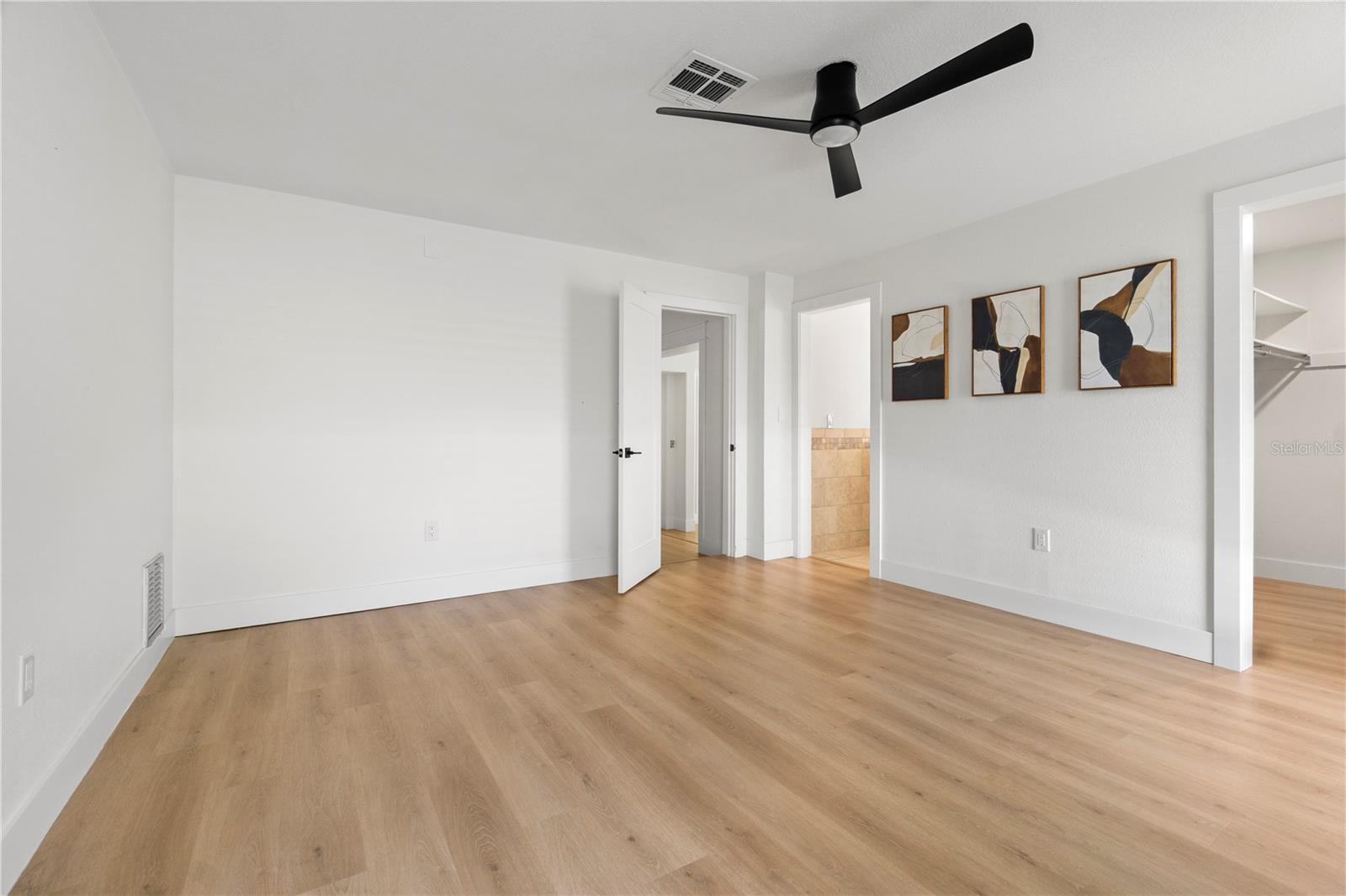 565 SANDY HOOK RD — photo 17