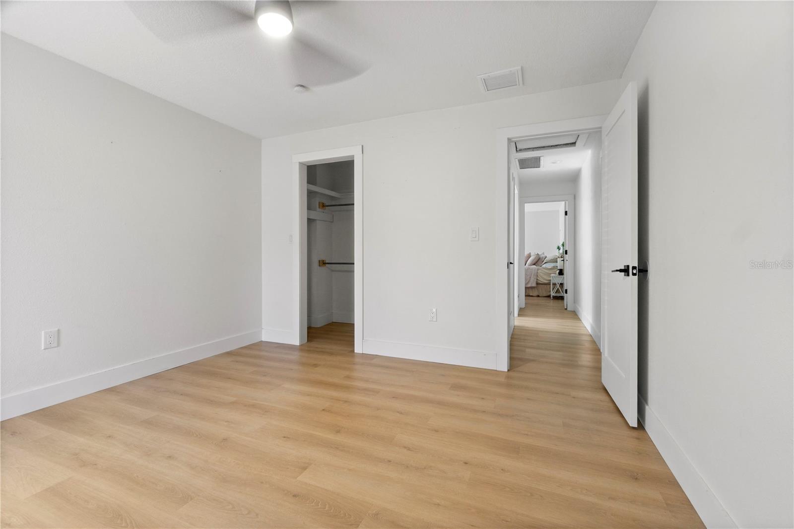 565 SANDY HOOK RD — photo 30