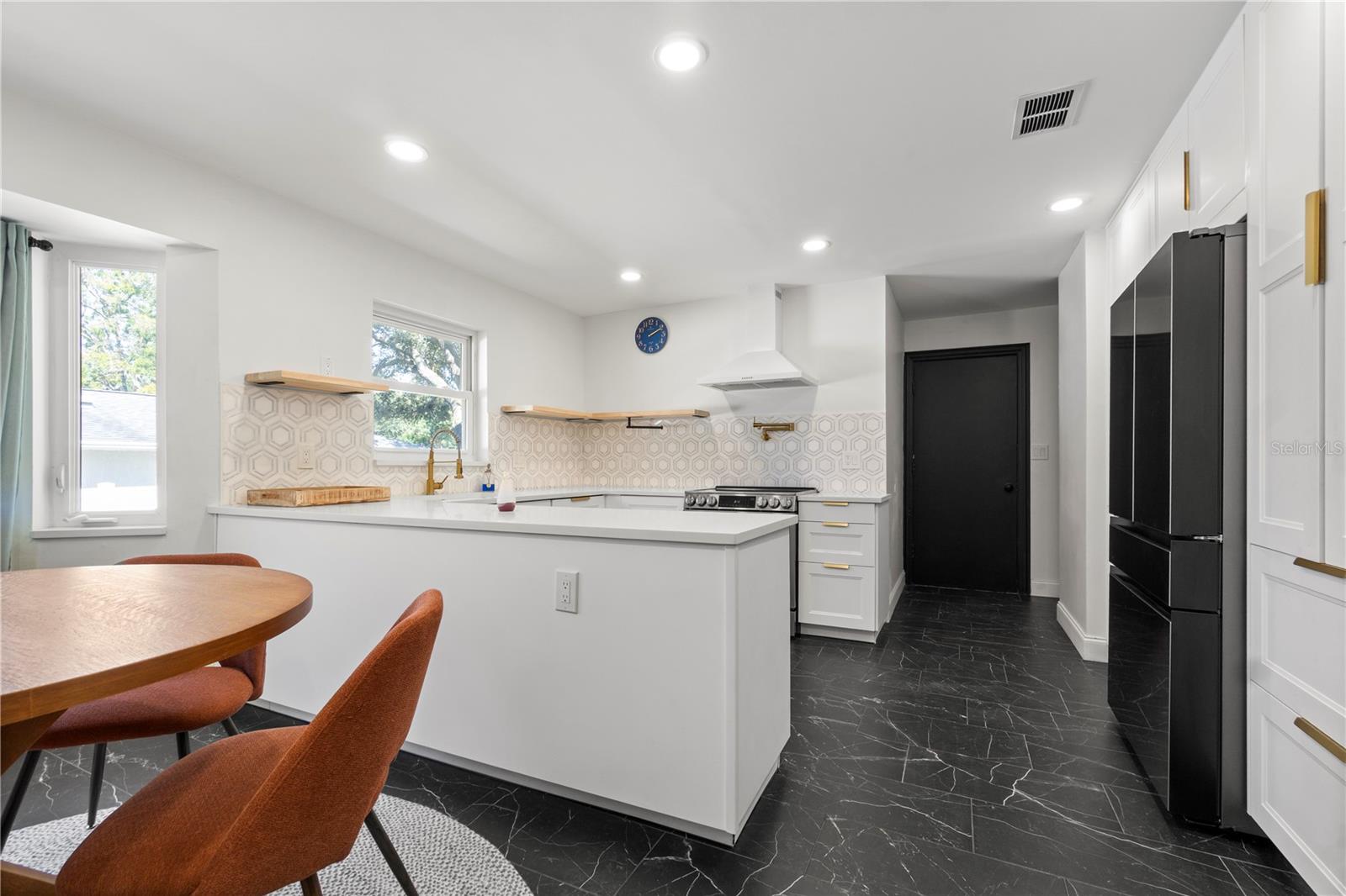 565 SANDY HOOK RD — photo 13