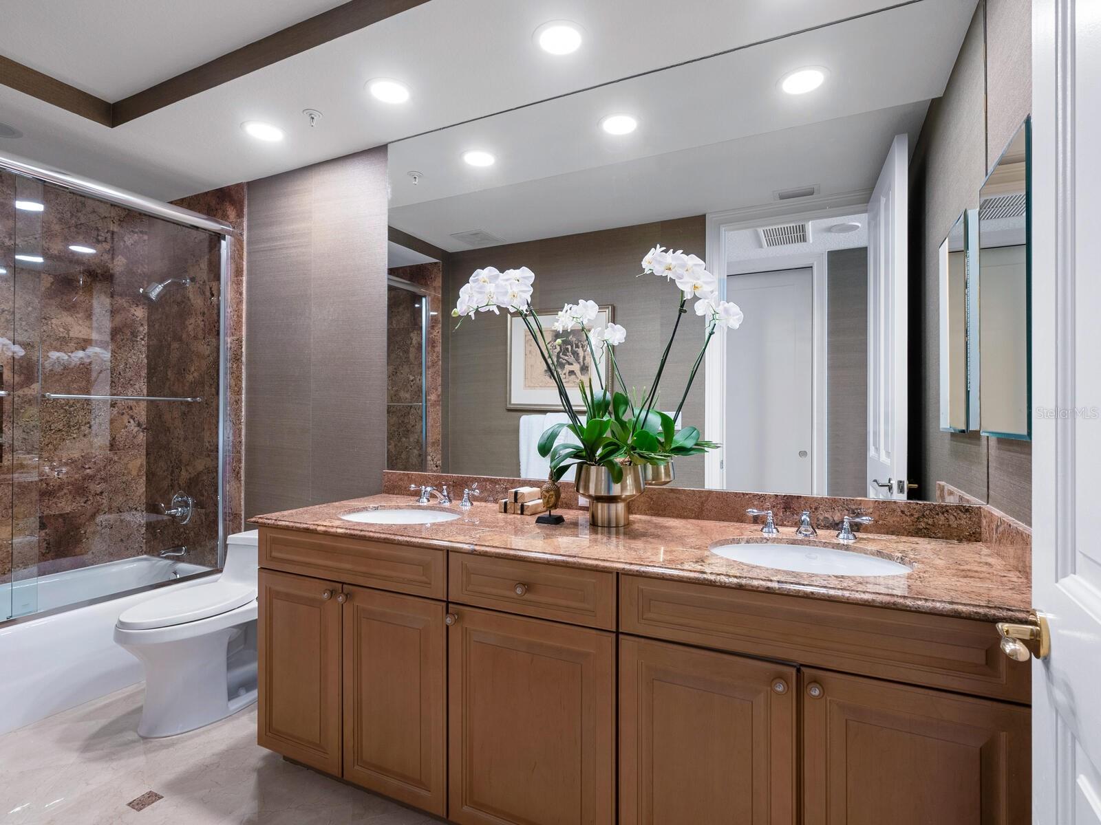 35 WATERGATE DR #906 — photo 28