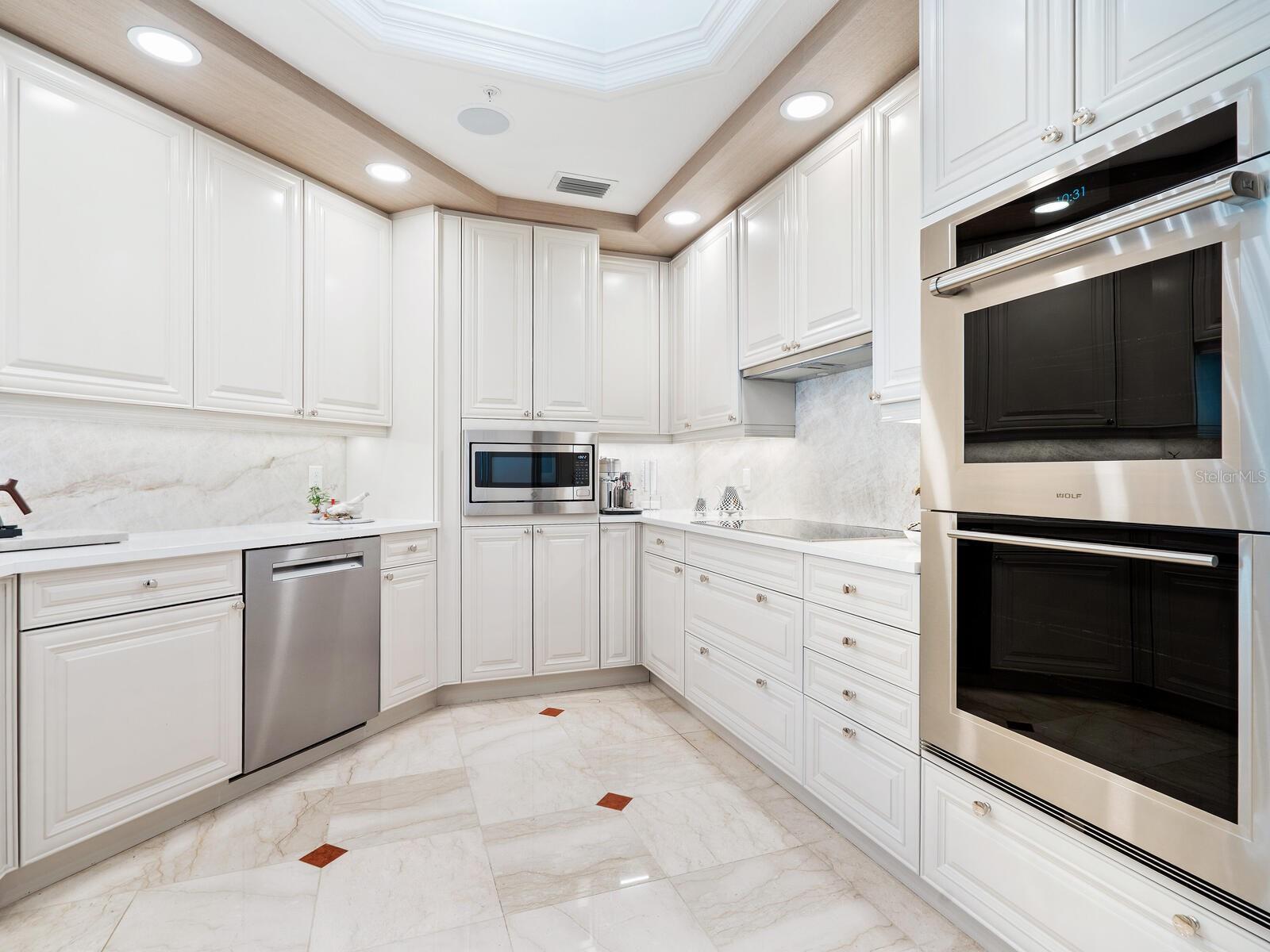35 WATERGATE DR #906 — photo 10