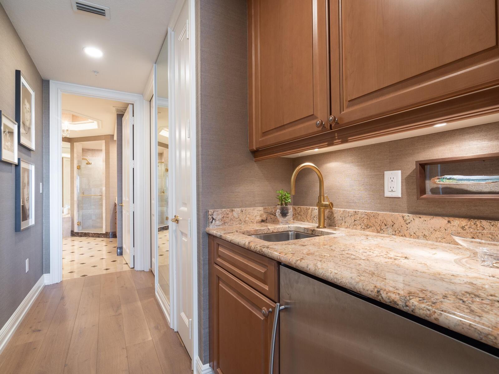 35 WATERGATE DR #906 — photo 21