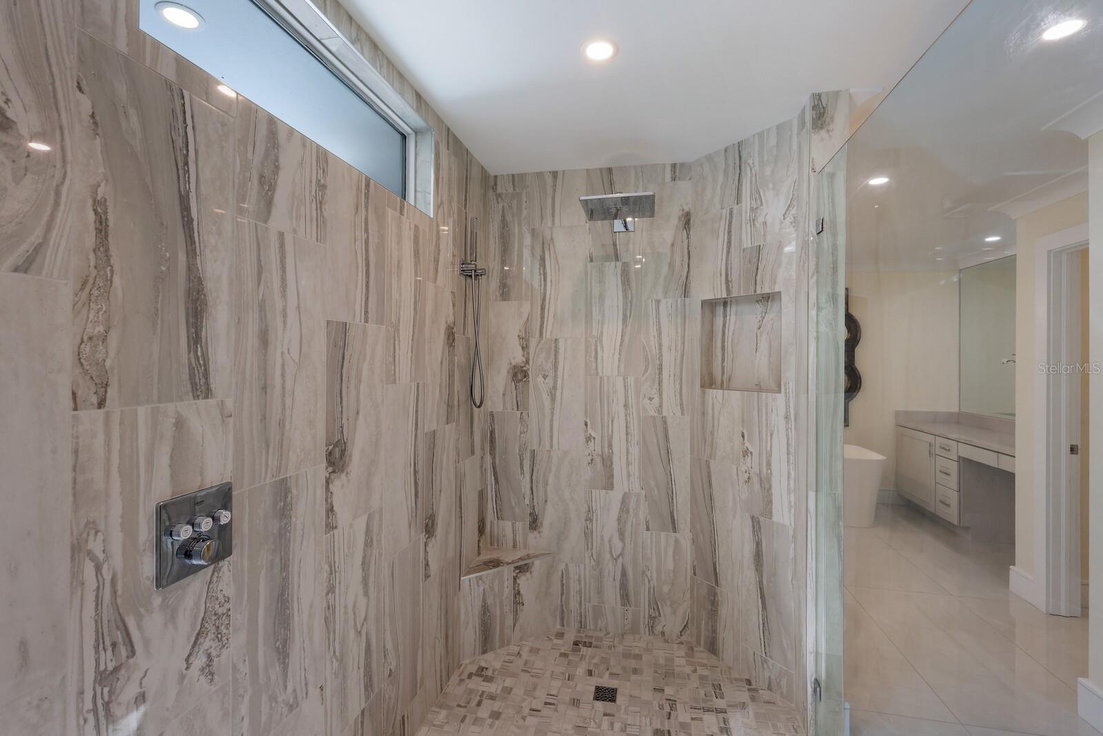 1253 N BASIN LN — photo 31