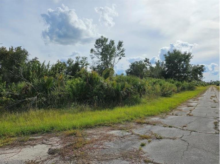 Lot 1 HINSHAW AVE — photo 2