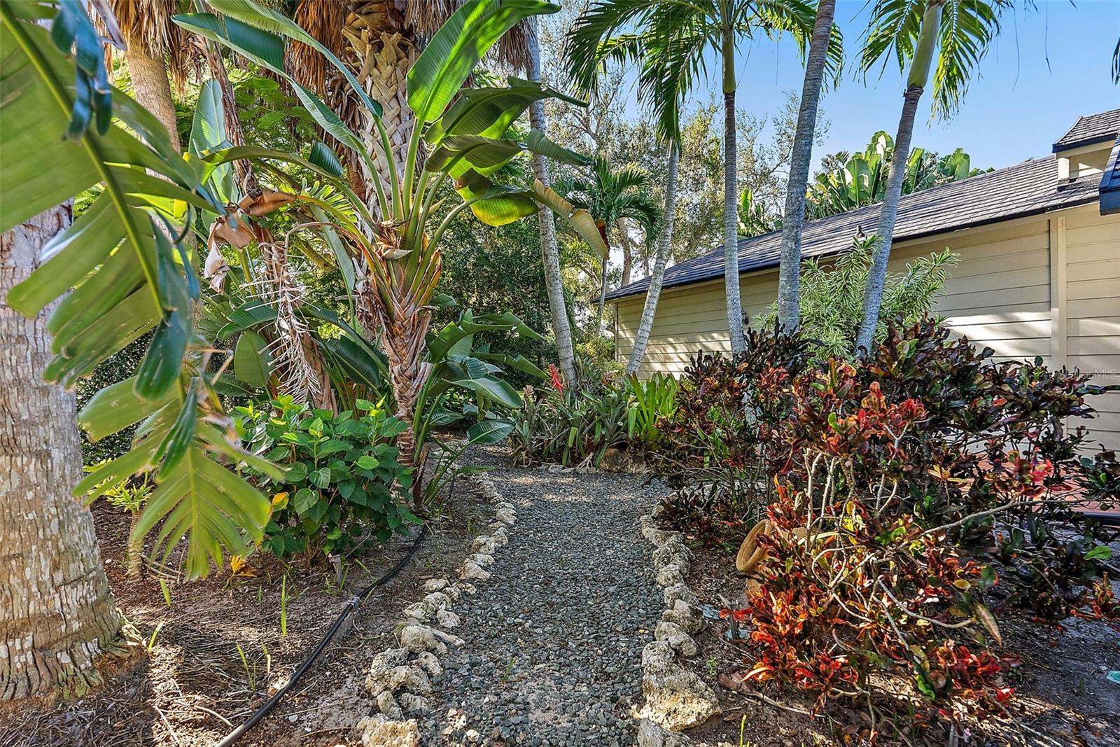 2371 LANDINGS CIR — photo 67