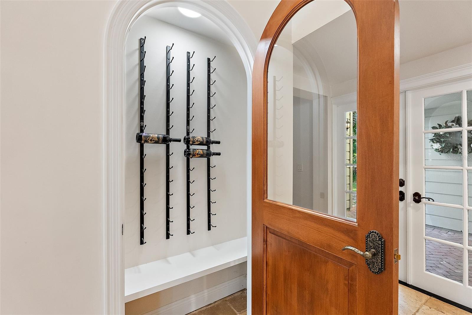 2371 LANDINGS CIR — photo 15