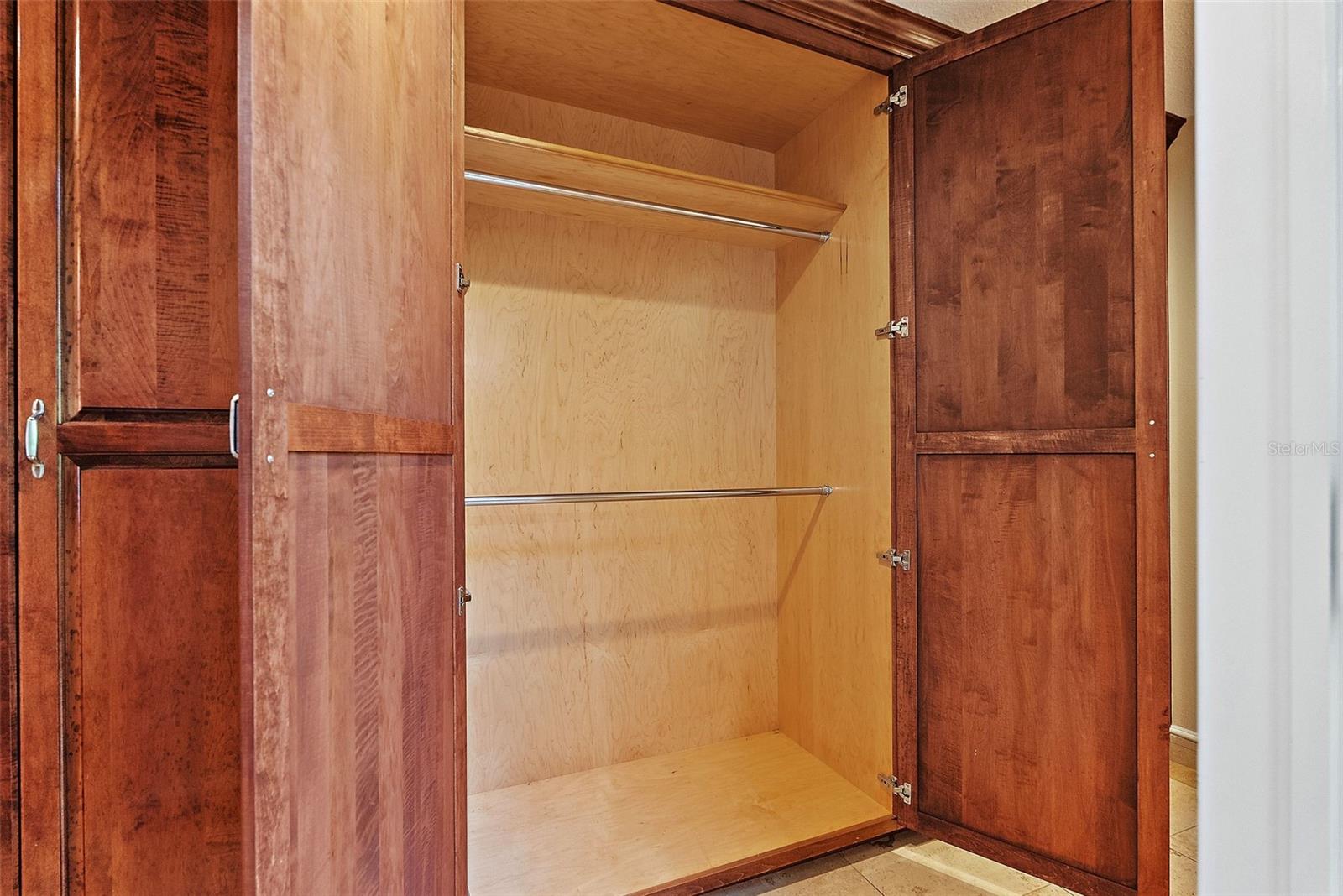 2371 LANDINGS CIR — photo 33