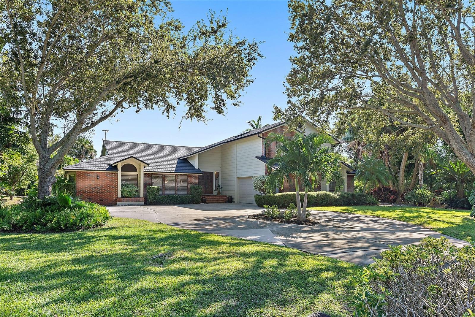 2371 LANDINGS CIR — photo 3