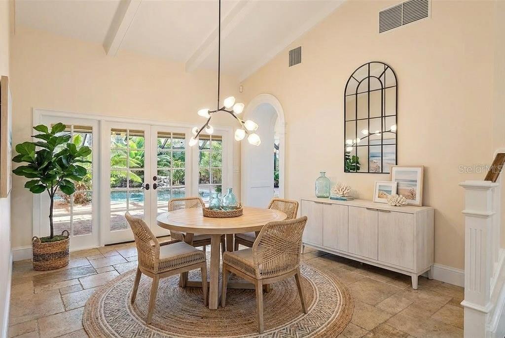 2371 LANDINGS CIR — photo 10