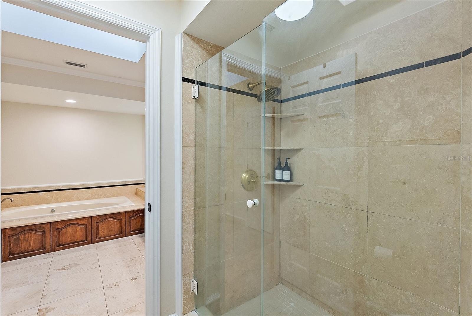 2371 LANDINGS CIR — photo 32