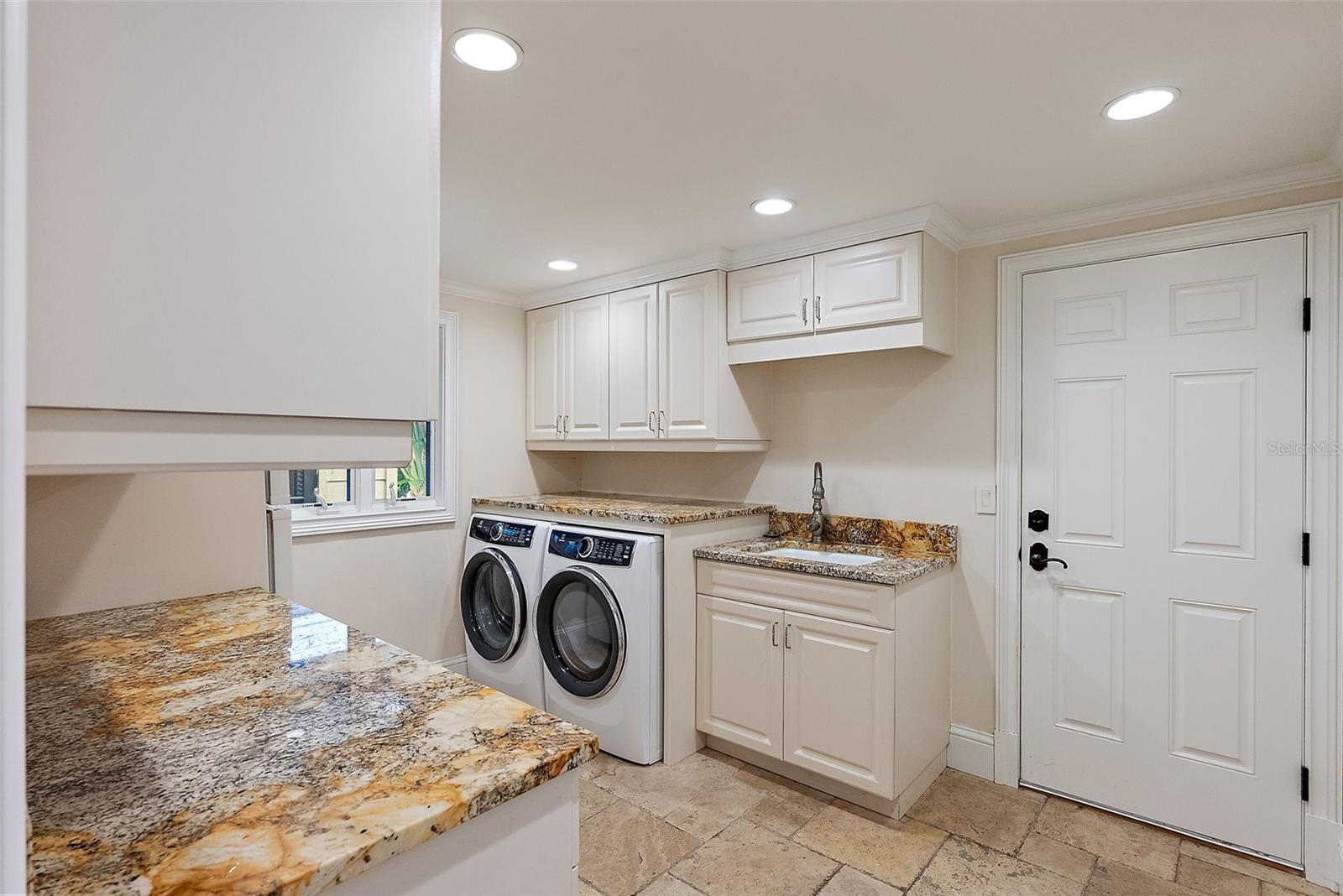 2371 LANDINGS CIR — photo 56
