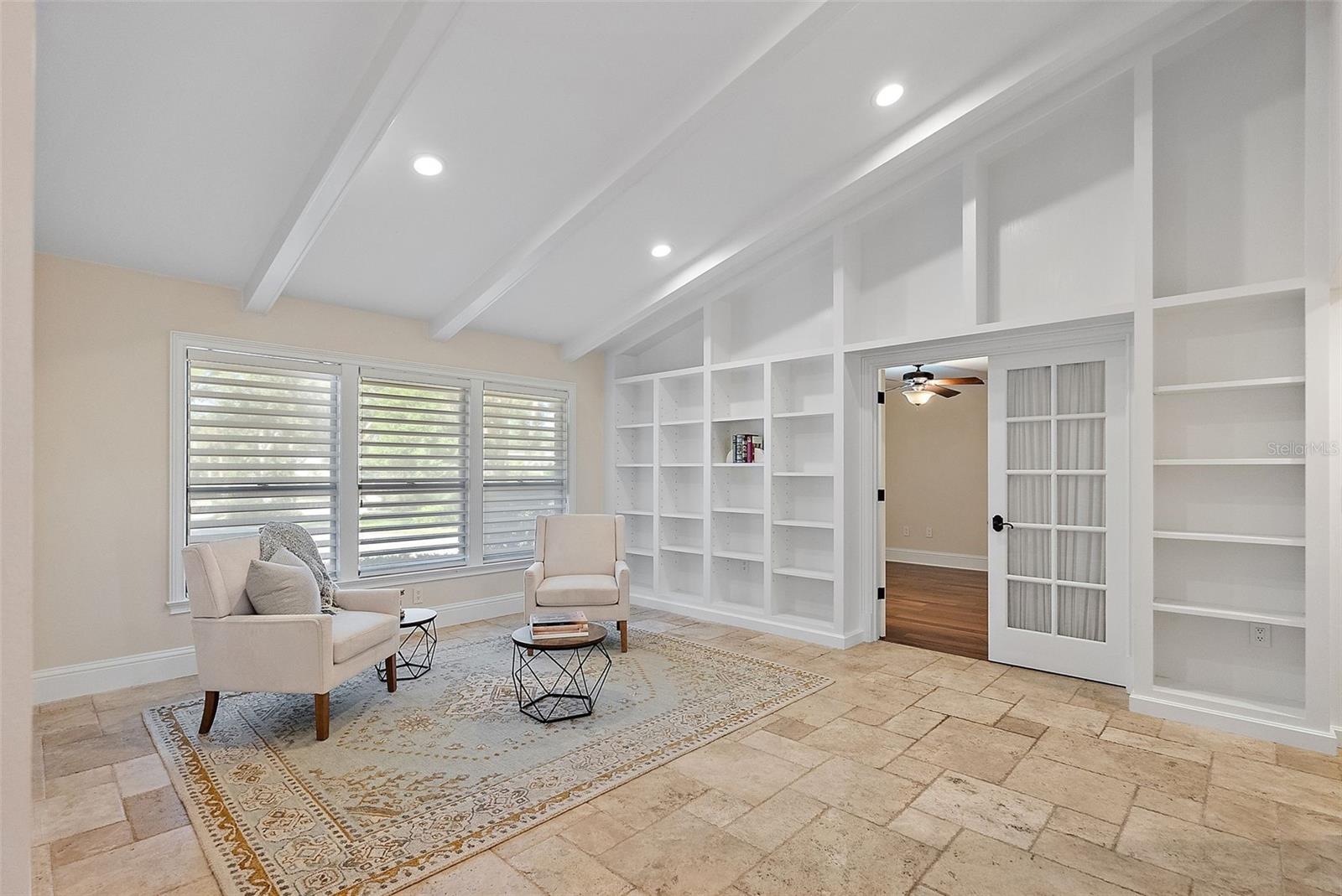 2371 LANDINGS CIR — photo 8
