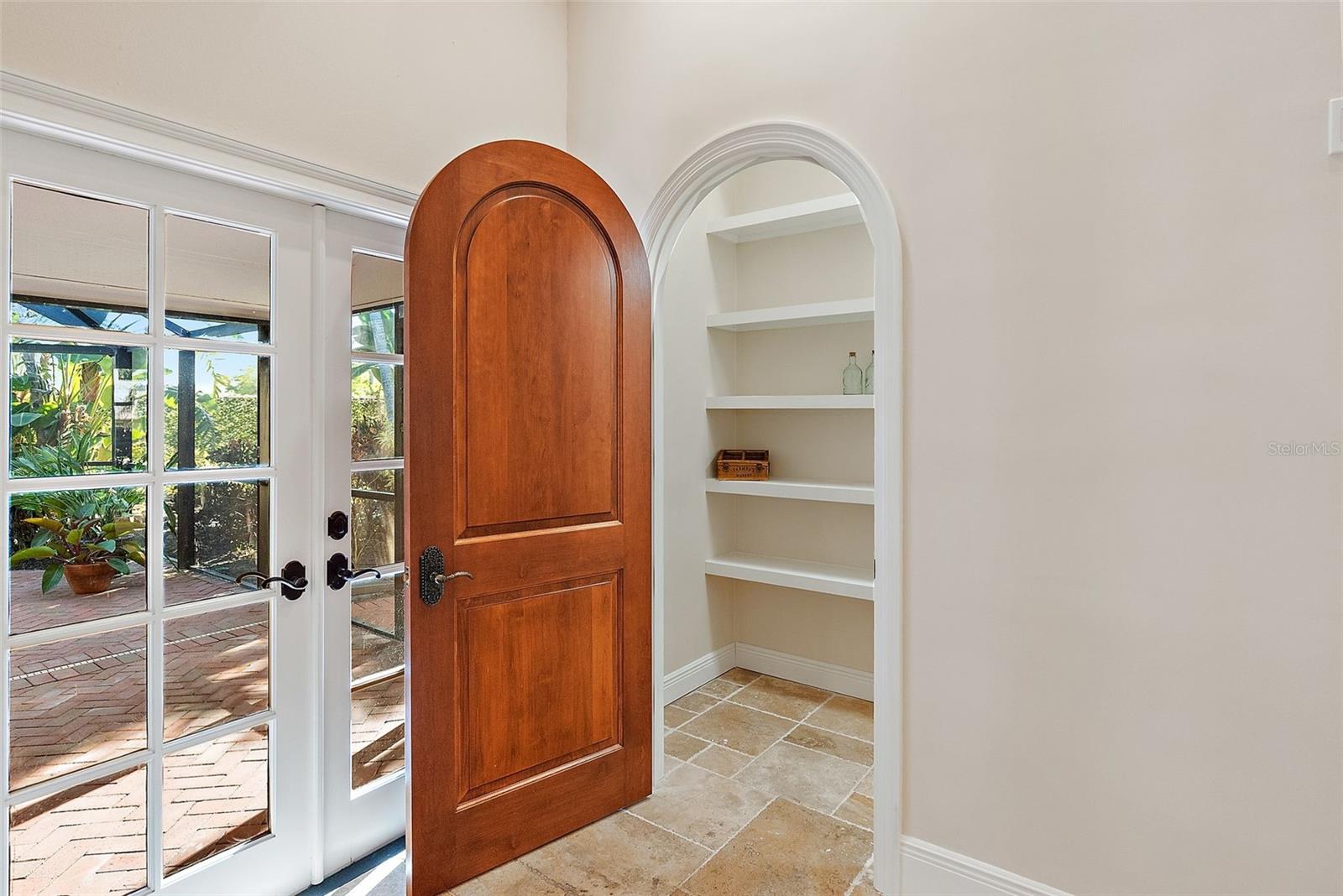 2371 LANDINGS CIR — photo 16