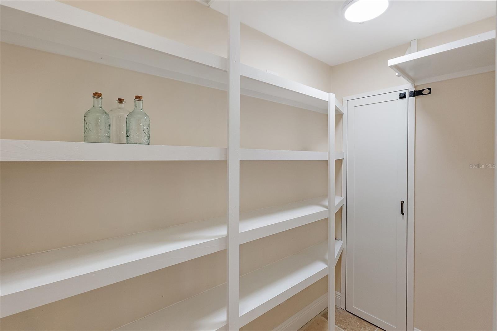 2371 LANDINGS CIR — photo 17