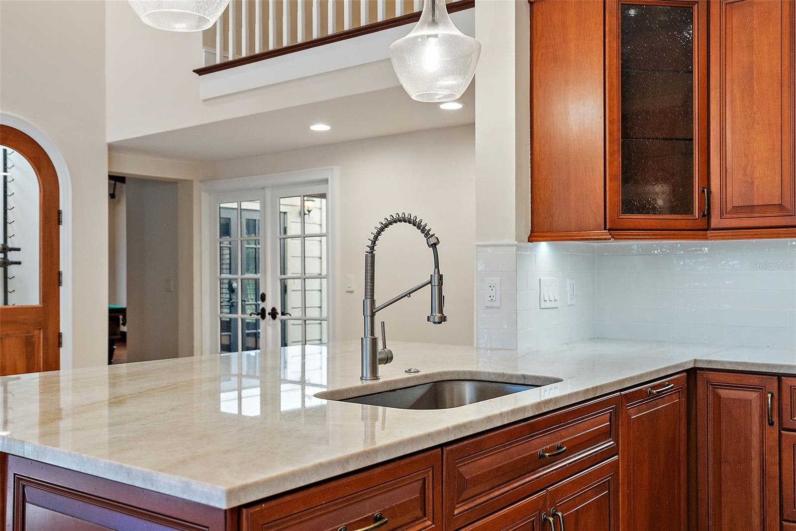 2371 LANDINGS CIR — photo 18