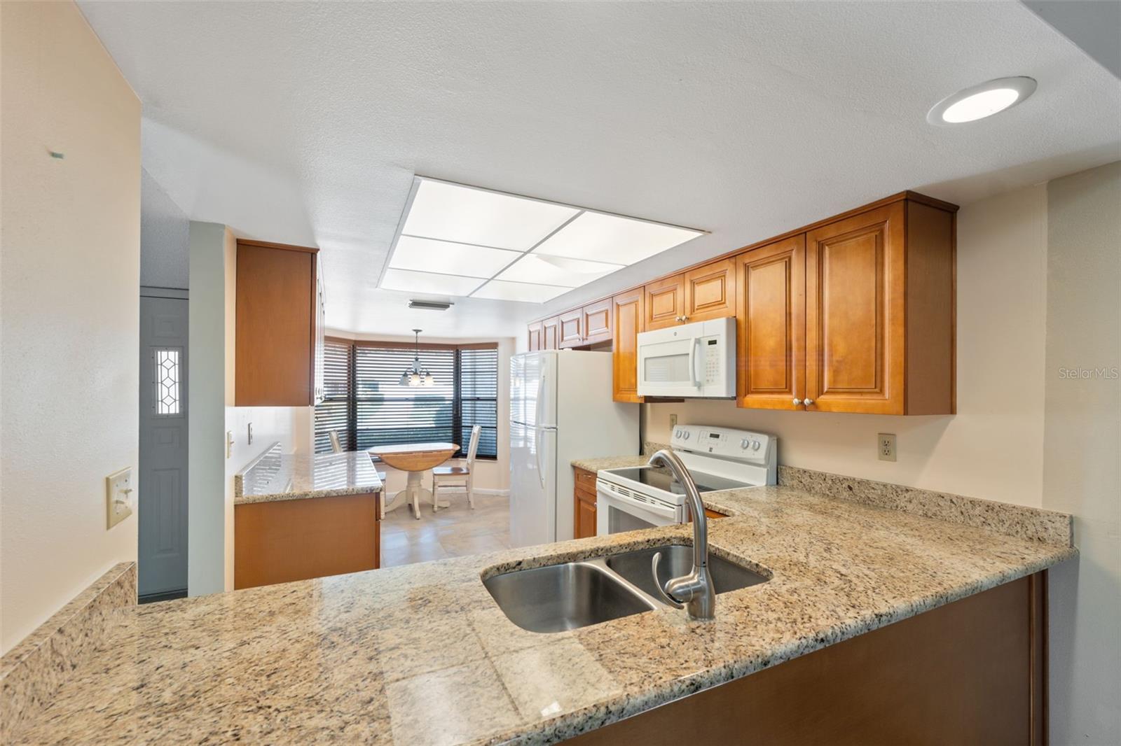 3310 LORI LN — photo 10