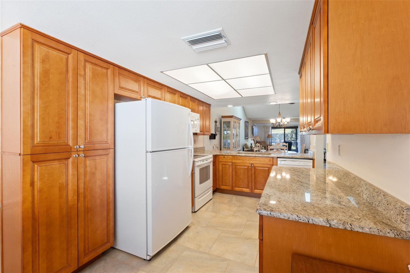 3310 LORI LN — photo 8