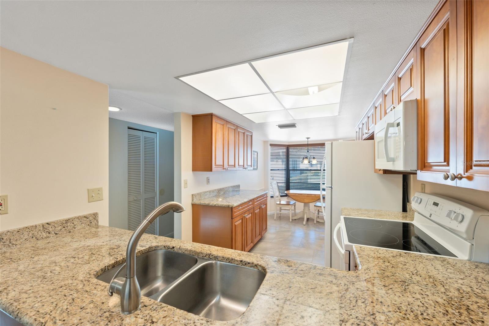 3310 LORI LN — photo 11