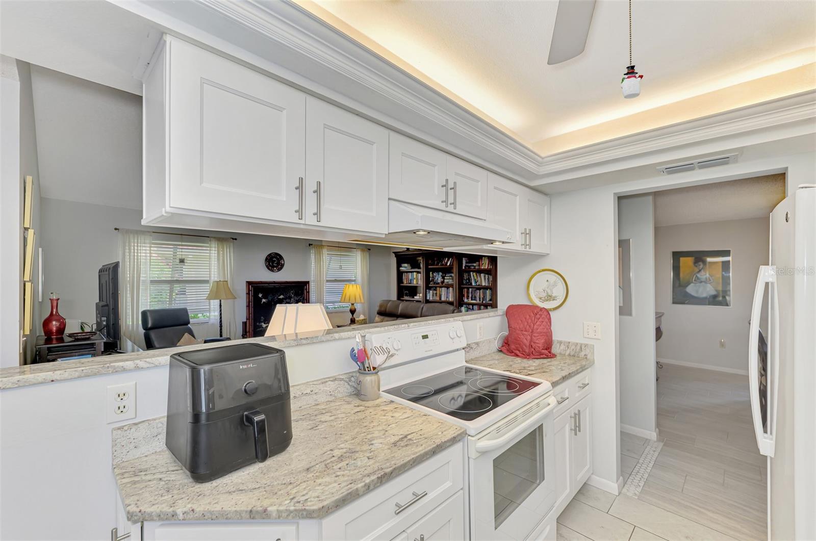 3168 E VILLAGE DR — photo 26