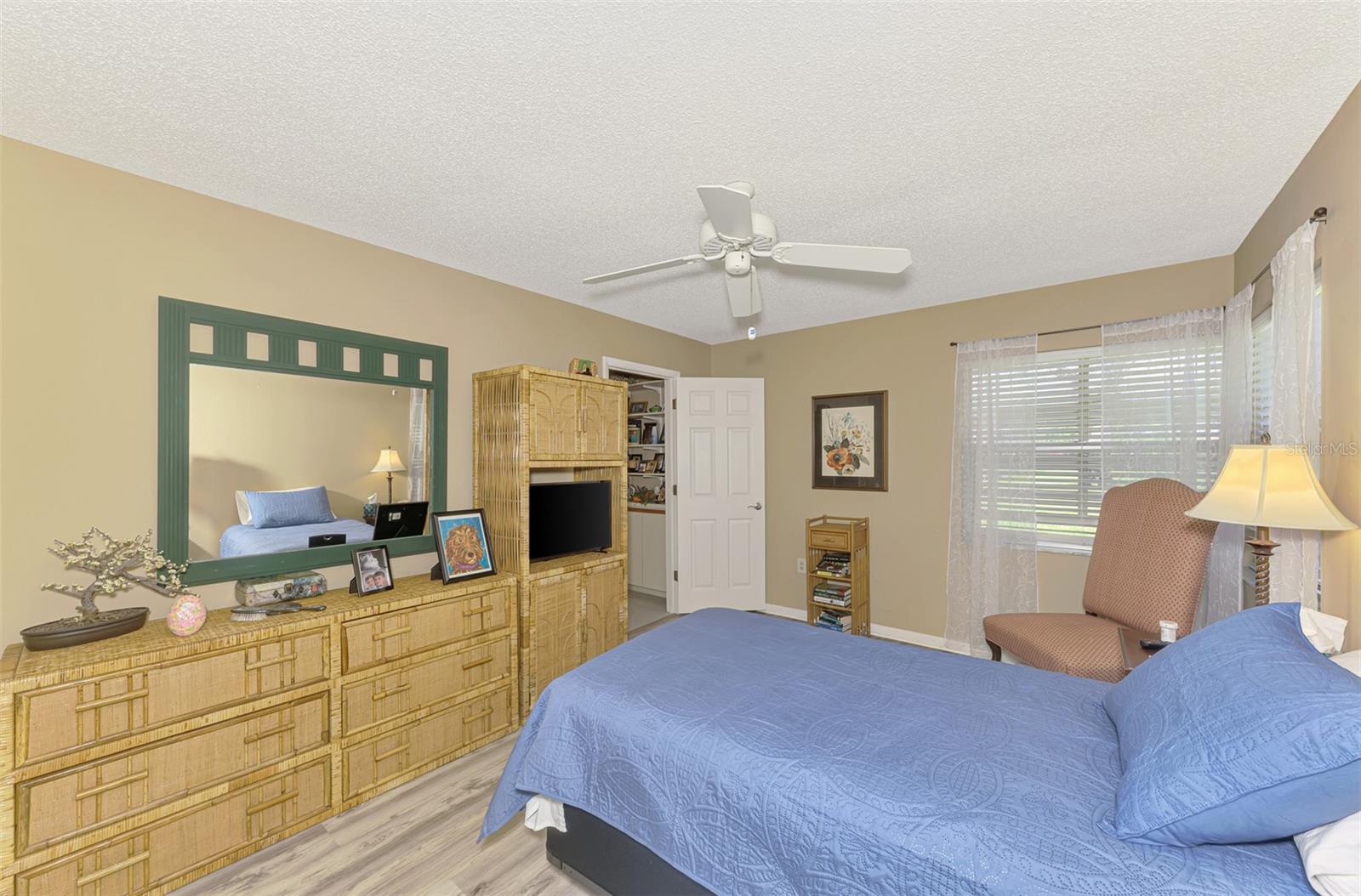 3168 E VILLAGE DR — photo 38