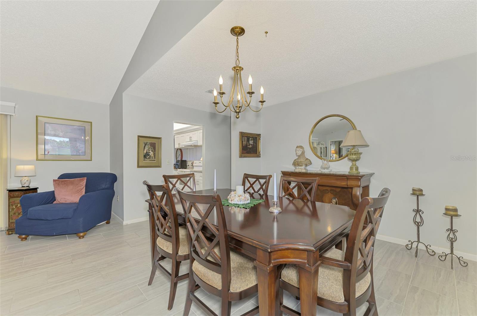 3168 E VILLAGE DR — photo 19