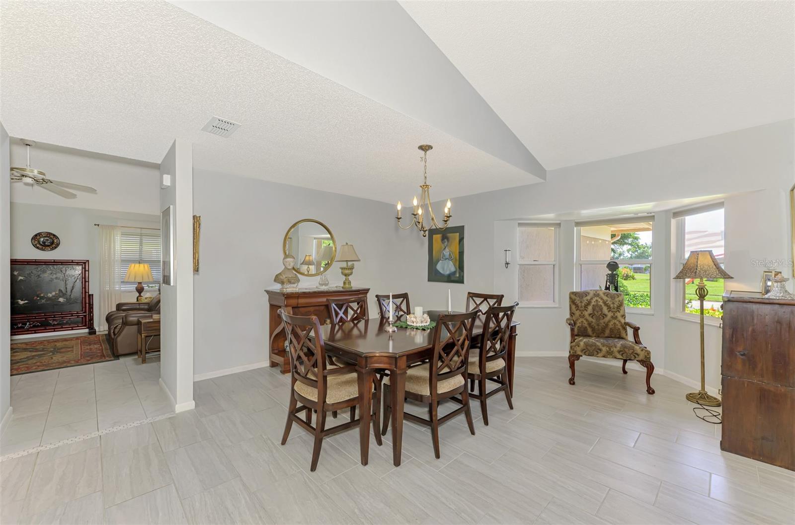 3168 E VILLAGE DR — photo 17